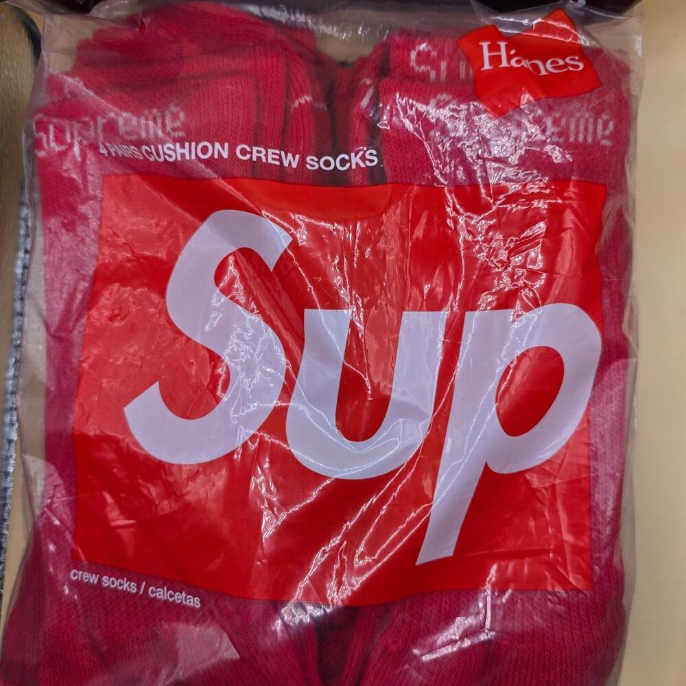 MEN'S SUPREME SOCKS HANES CREW RED BOX LOGO CLASSIC 6-12 FW19 BRAND NEW